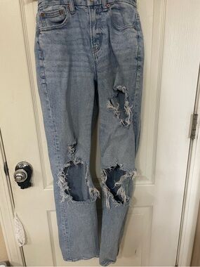 American Eagle Outfitters light blue distressed boyfriend jeans
